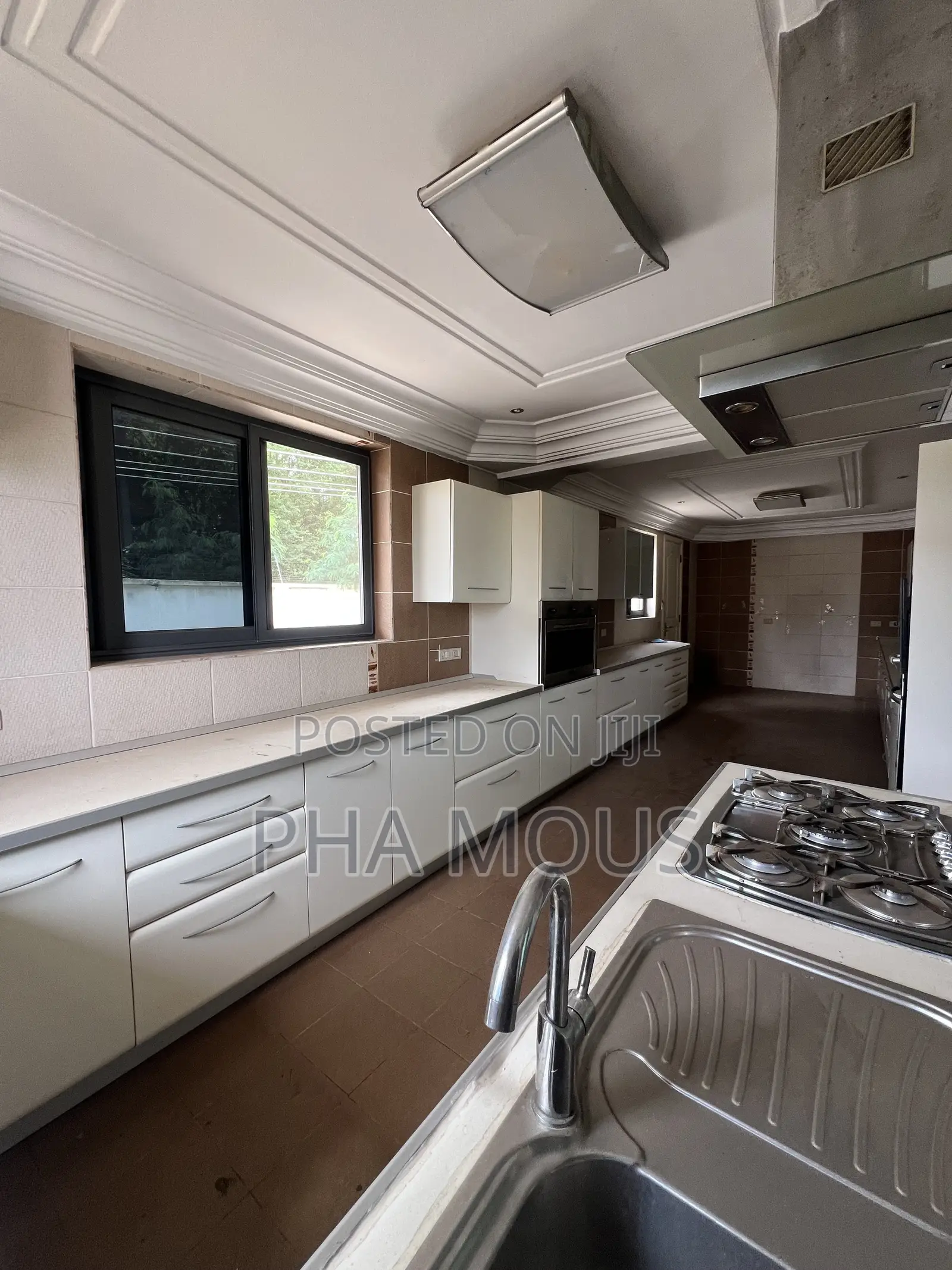 4bdrm House in Airport Residential Area for sale