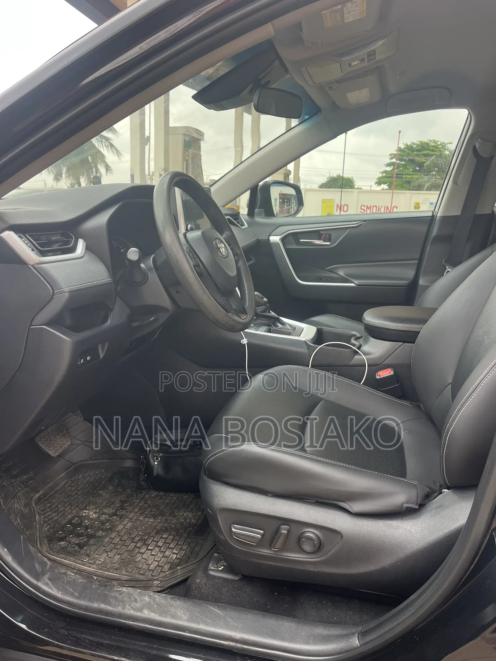 Toyota RAV4 XLE AWD 2024 Black