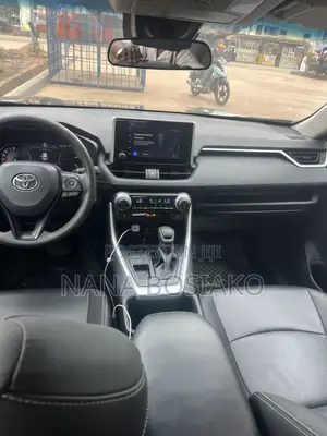 Toyota RAV4 XLE AWD 2024 Black