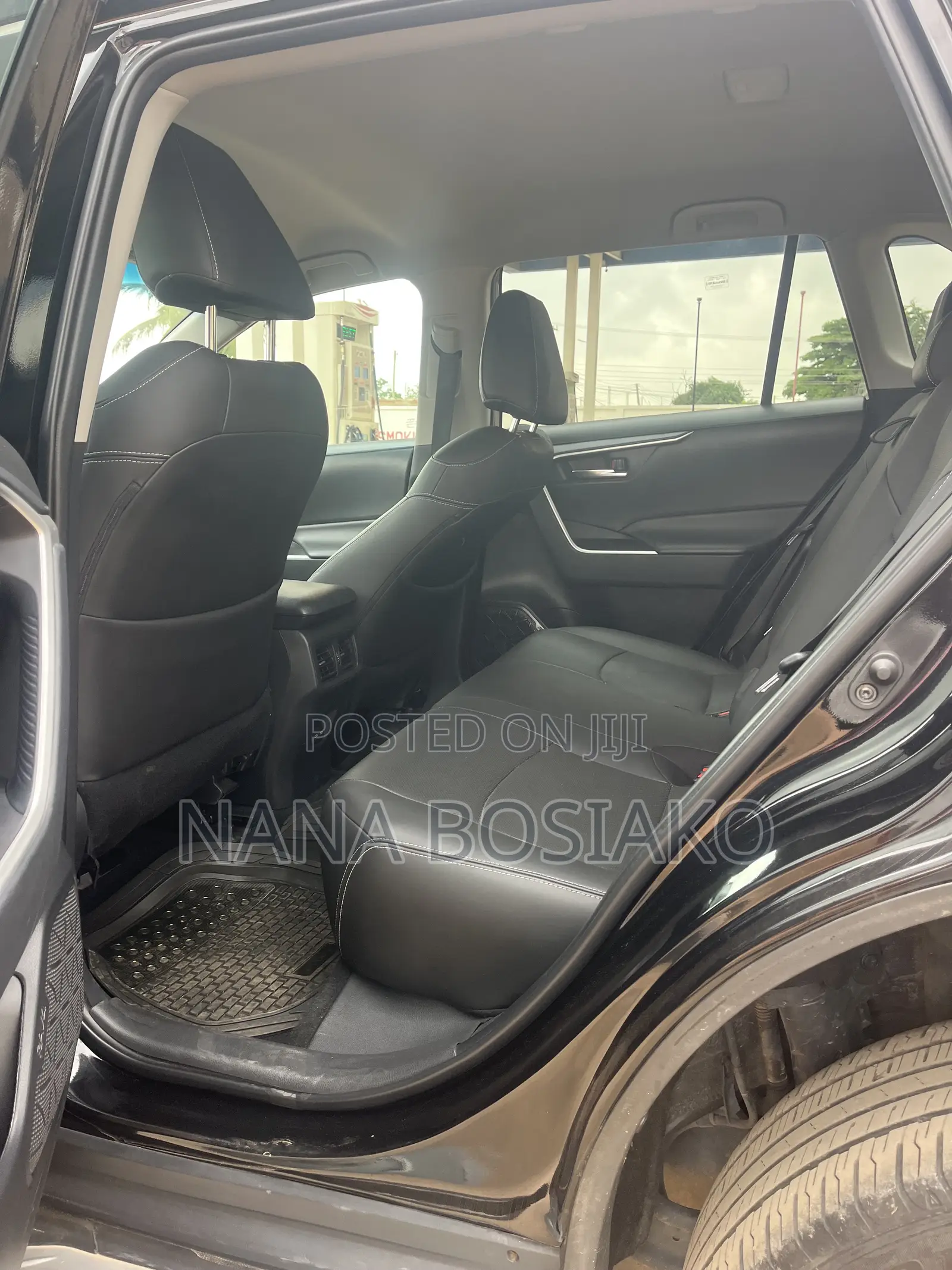 Toyota RAV4 XLE AWD 2024 Black