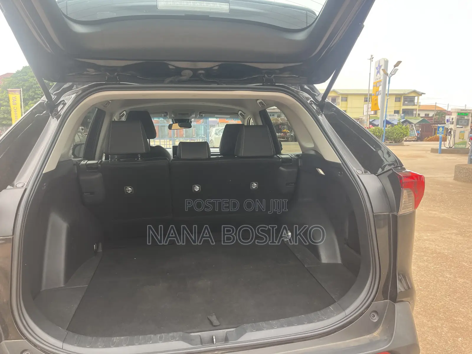 Toyota RAV4 XLE AWD 2024 Black