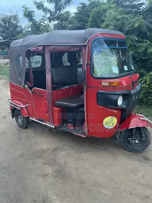 Bajaj RE 2025 Red