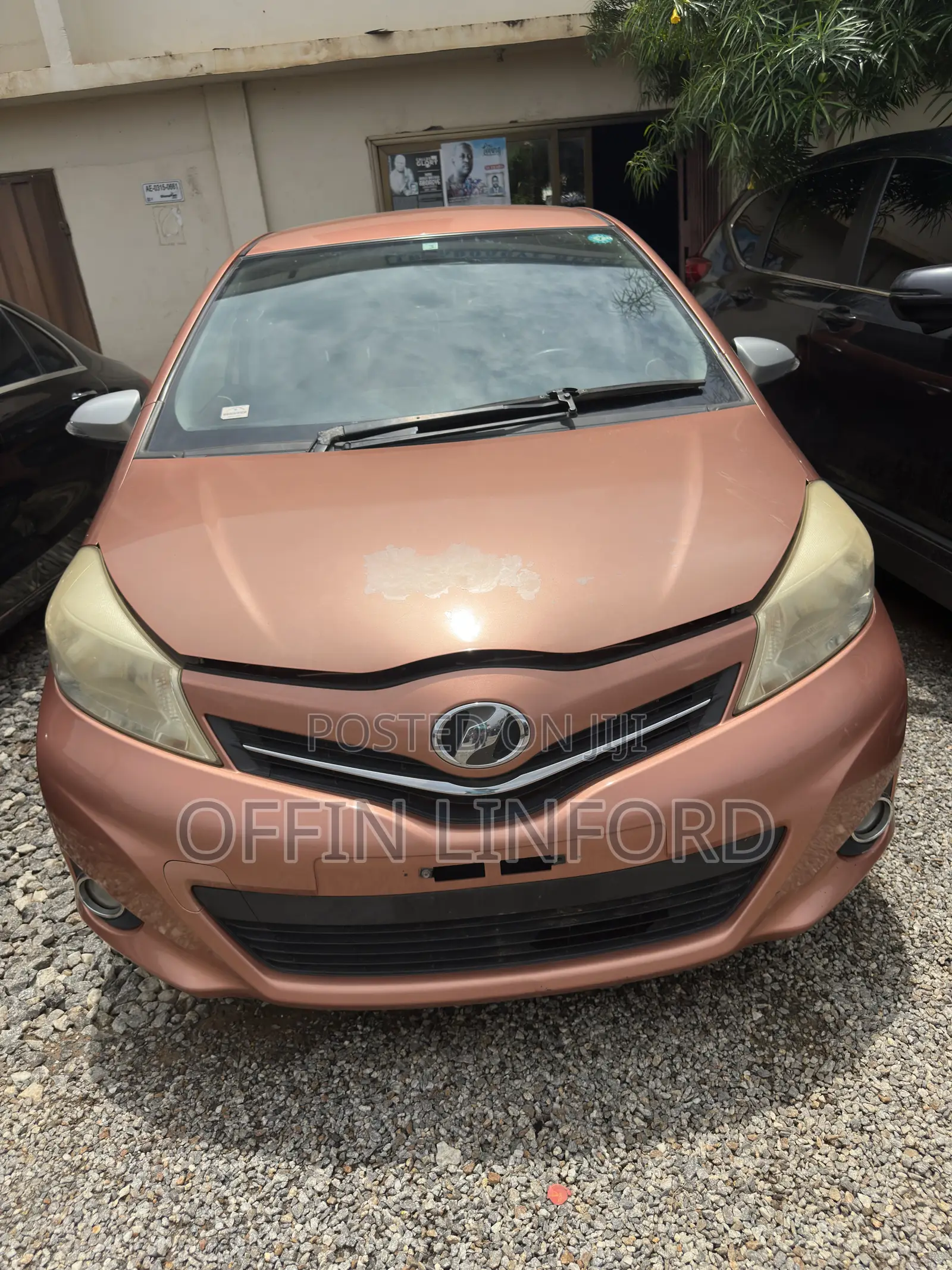 Toyota Vitz 1.3 AWD 5dr 2012 Orange
