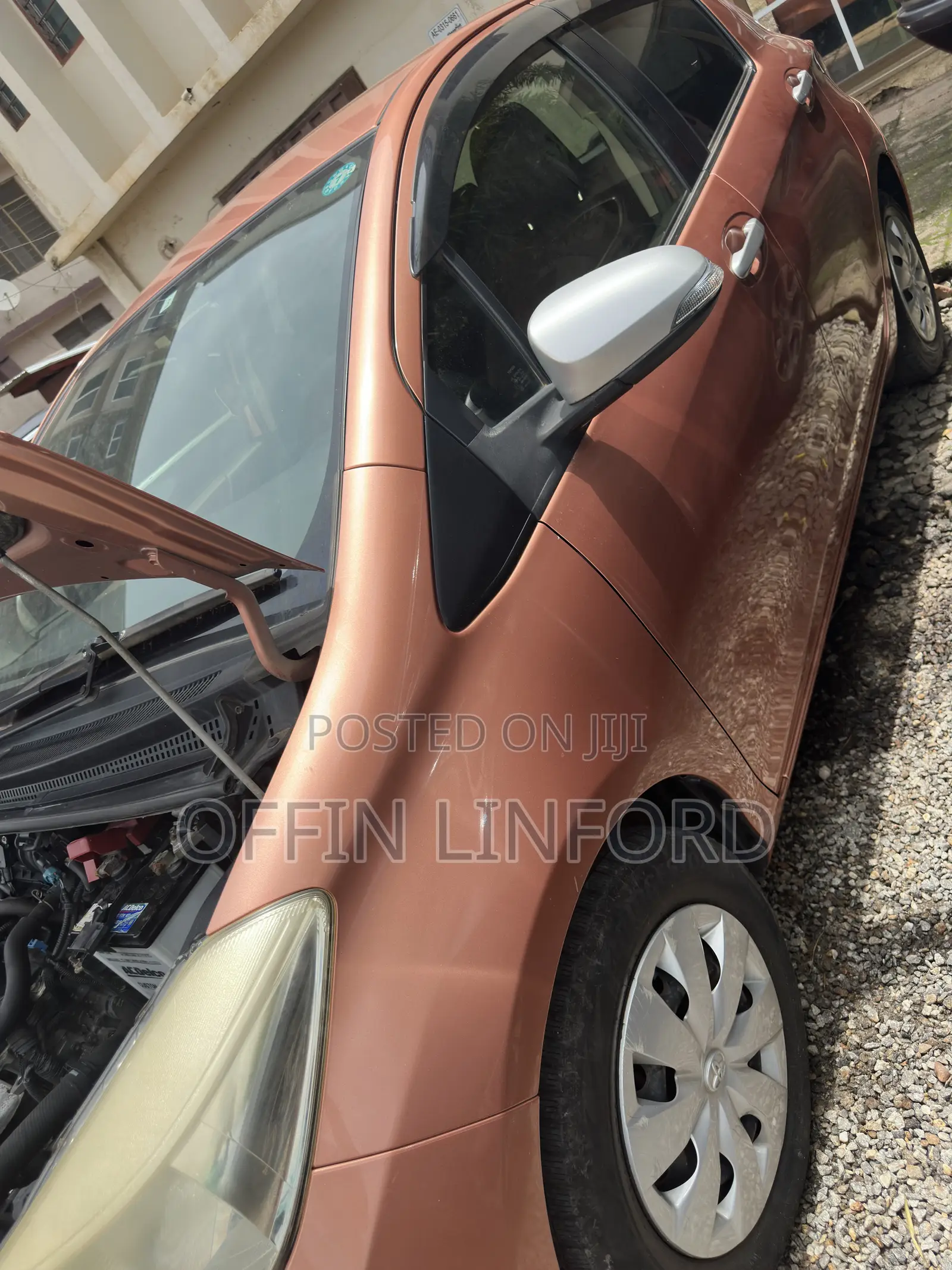 Toyota Vitz 1.3 AWD 5dr 2012 Orange
