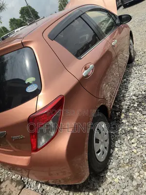 Toyota Vitz 1.3 AWD 5dr 2012 Orange
