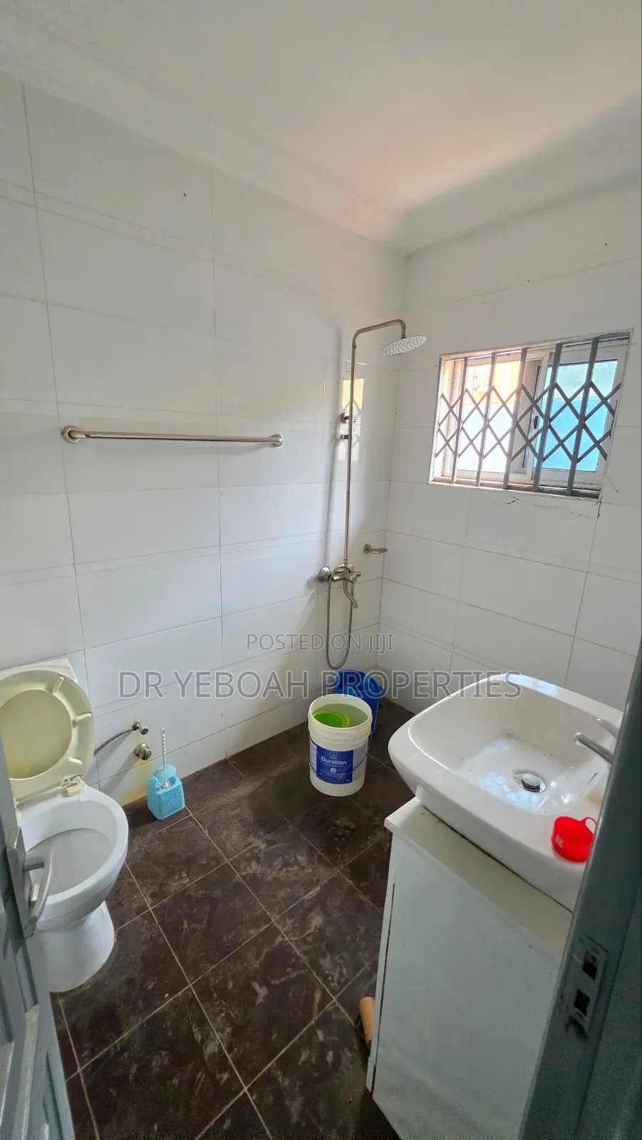 3bdrm Duplex in Spintex Com 18:-  3, Baatsona Total for rent