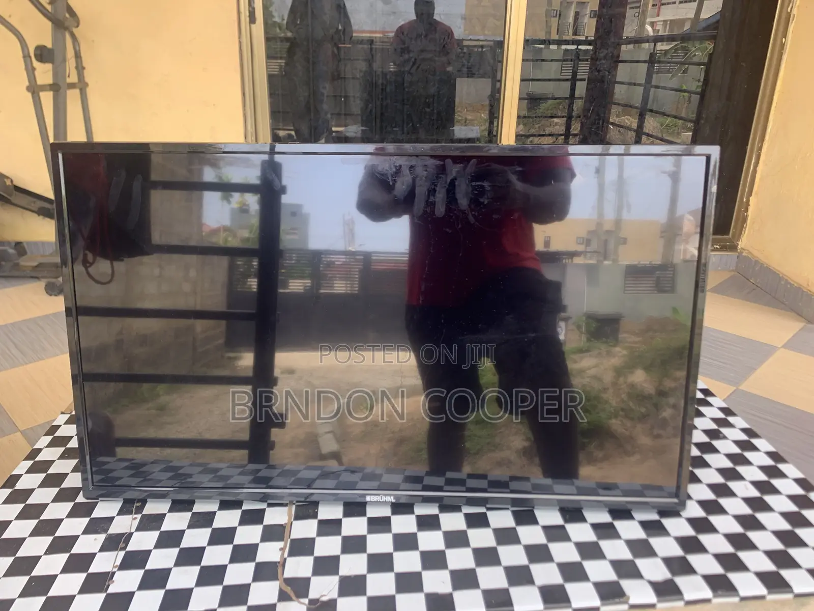 Slightly Used Tv