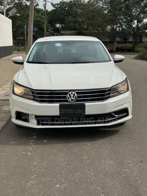 Volkswagen Passat 2016 White