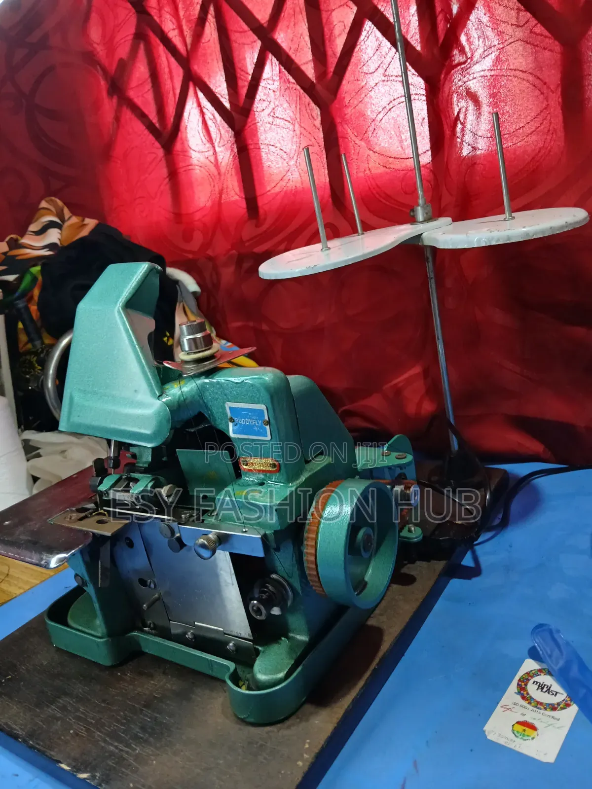 Domestic Manual Overlock Machine