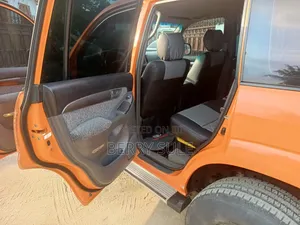 Toyota Land Cruiser Prado 2009 Orange
