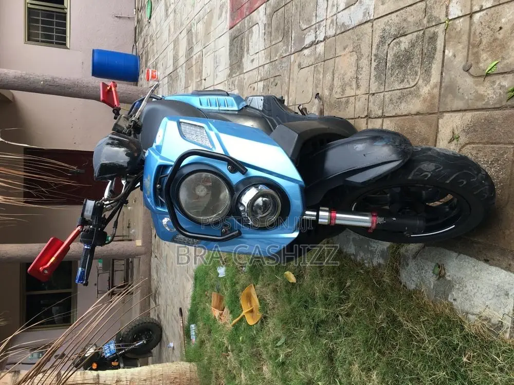 Piaggio Scooter 2025 Blue