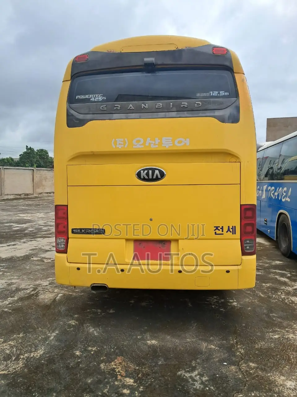 Kia Granbird 2013 Yellow