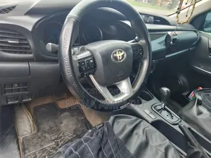 Toyota Hilux 2017 Gray