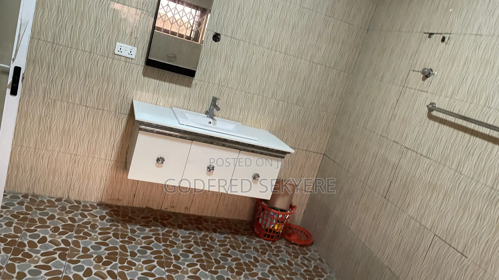 4bdrm House in Abuakwa, Kumasi Metropolitan for rent