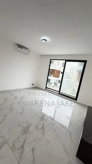5bdrm Townhouse/Terrace in Adenta for sale