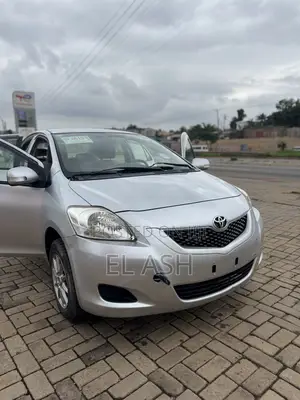 Toyota Belta 2010 Silver
