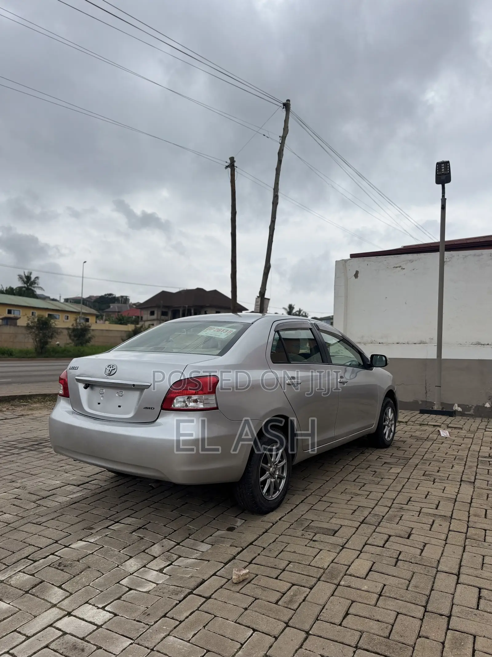 Toyota Belta 2010 Silver