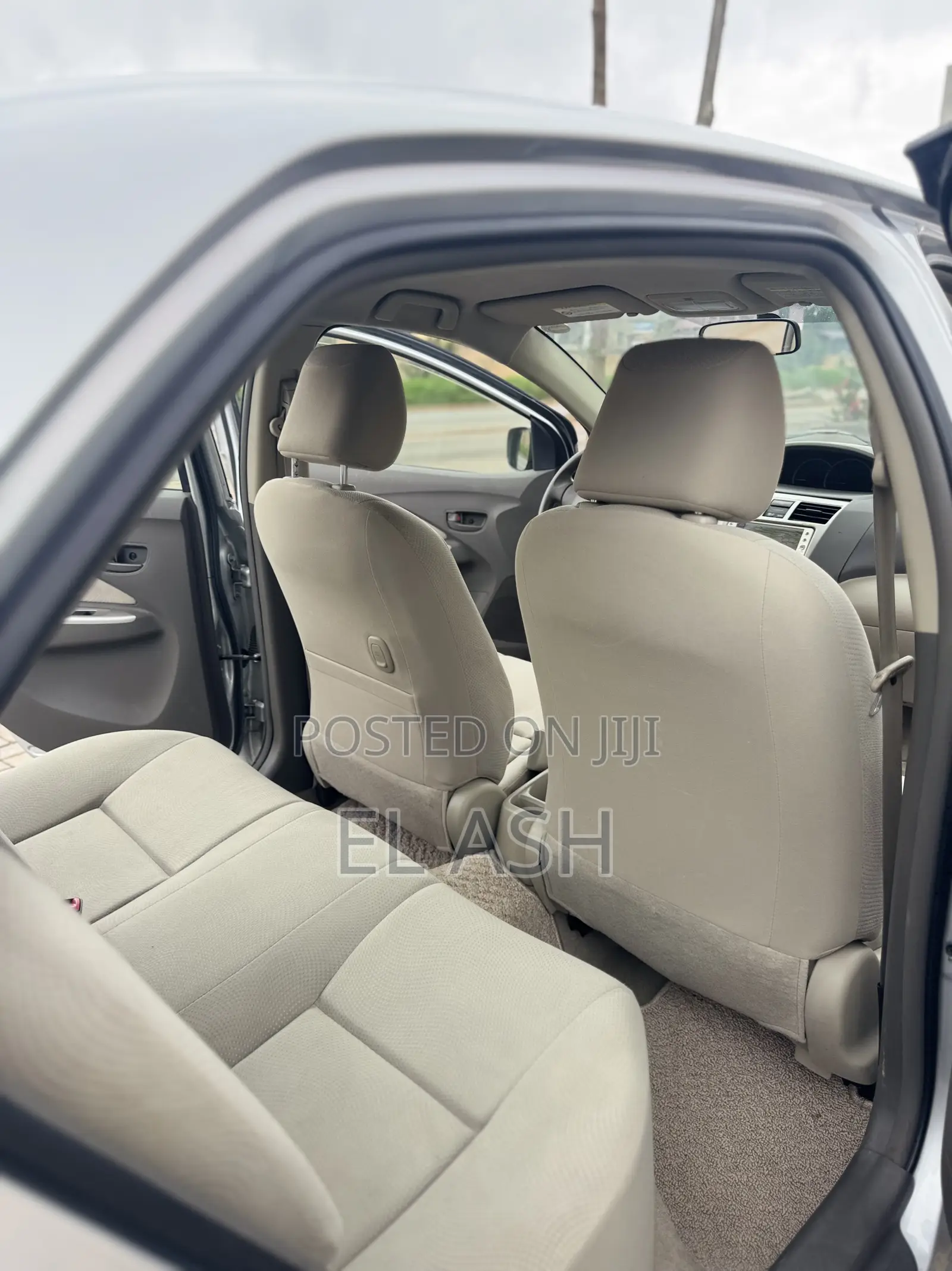 Toyota Belta 2010 Silver