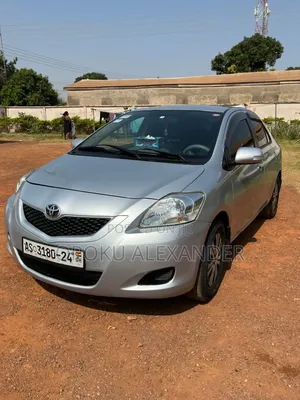 Toyota Belta 2011 Silver