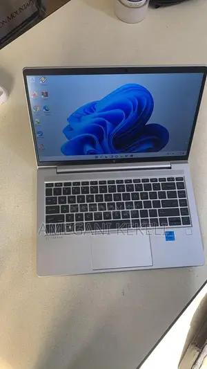 Laptop HP EliteBook 640 G9 16GB Intel Core i5 SSD 256GB