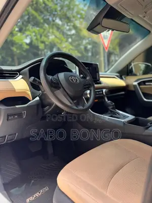 Toyota RAV4 XLE AWD 2023 White