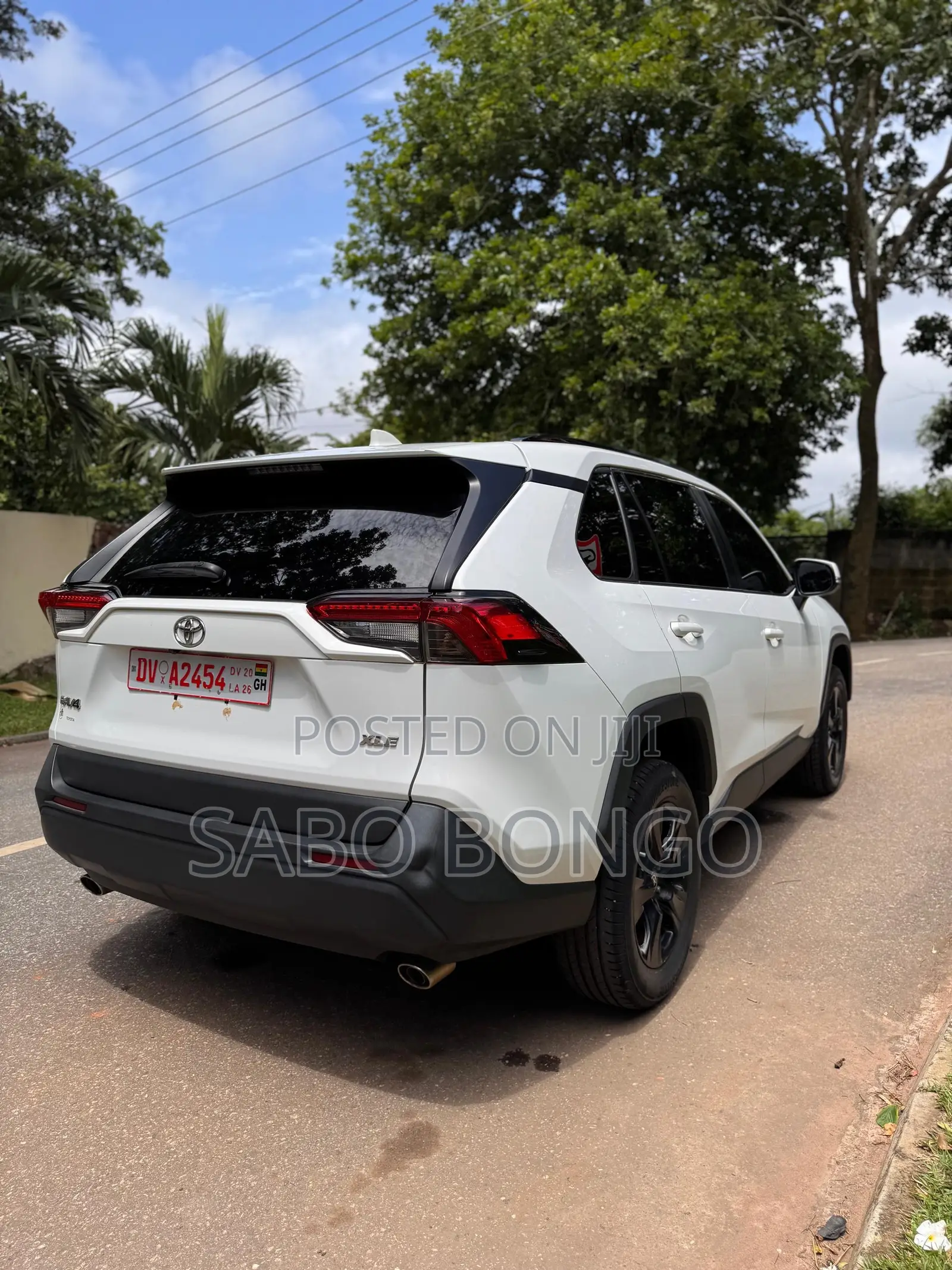 Toyota RAV4 XLE AWD 2023 White