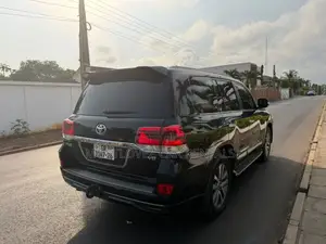 Need a Car to Rent - Landcruiser for Rent