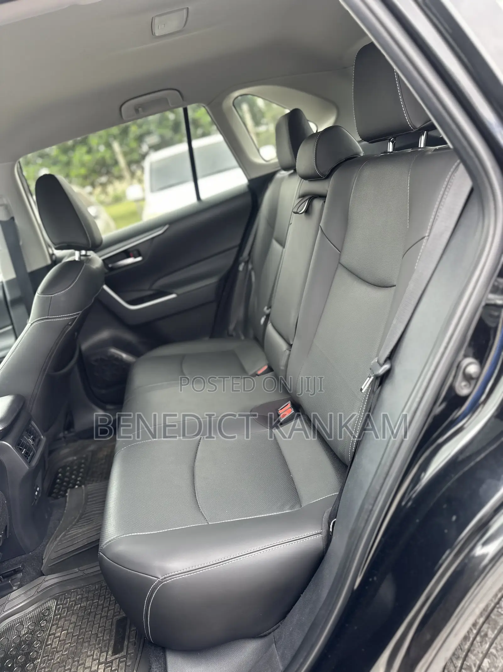 Toyota RAV4 XLE FWD 2024 Black