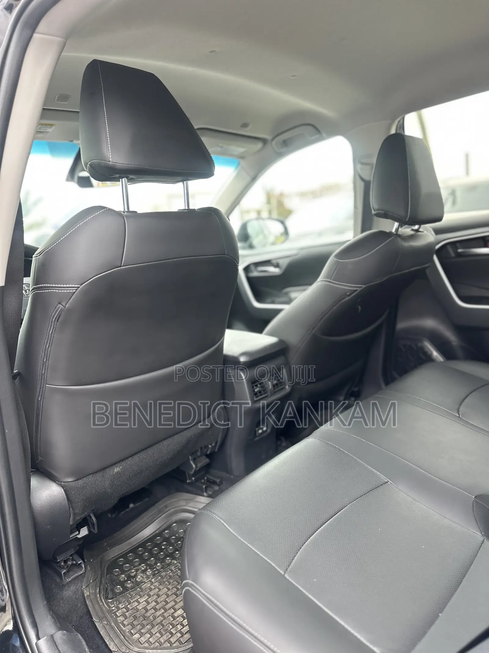 Toyota RAV4 XLE FWD 2024 Black