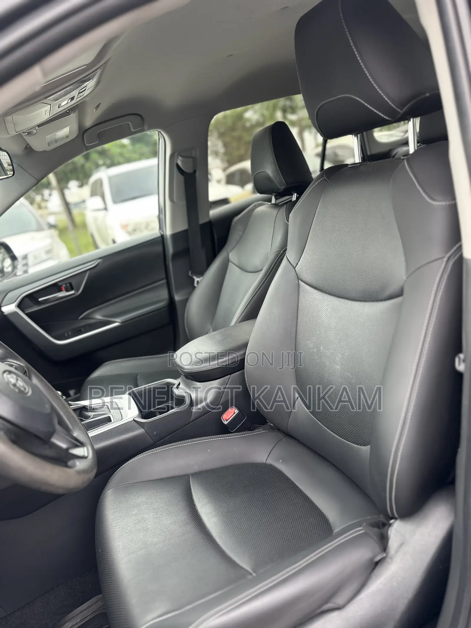 Toyota RAV4 XLE FWD 2024 Black