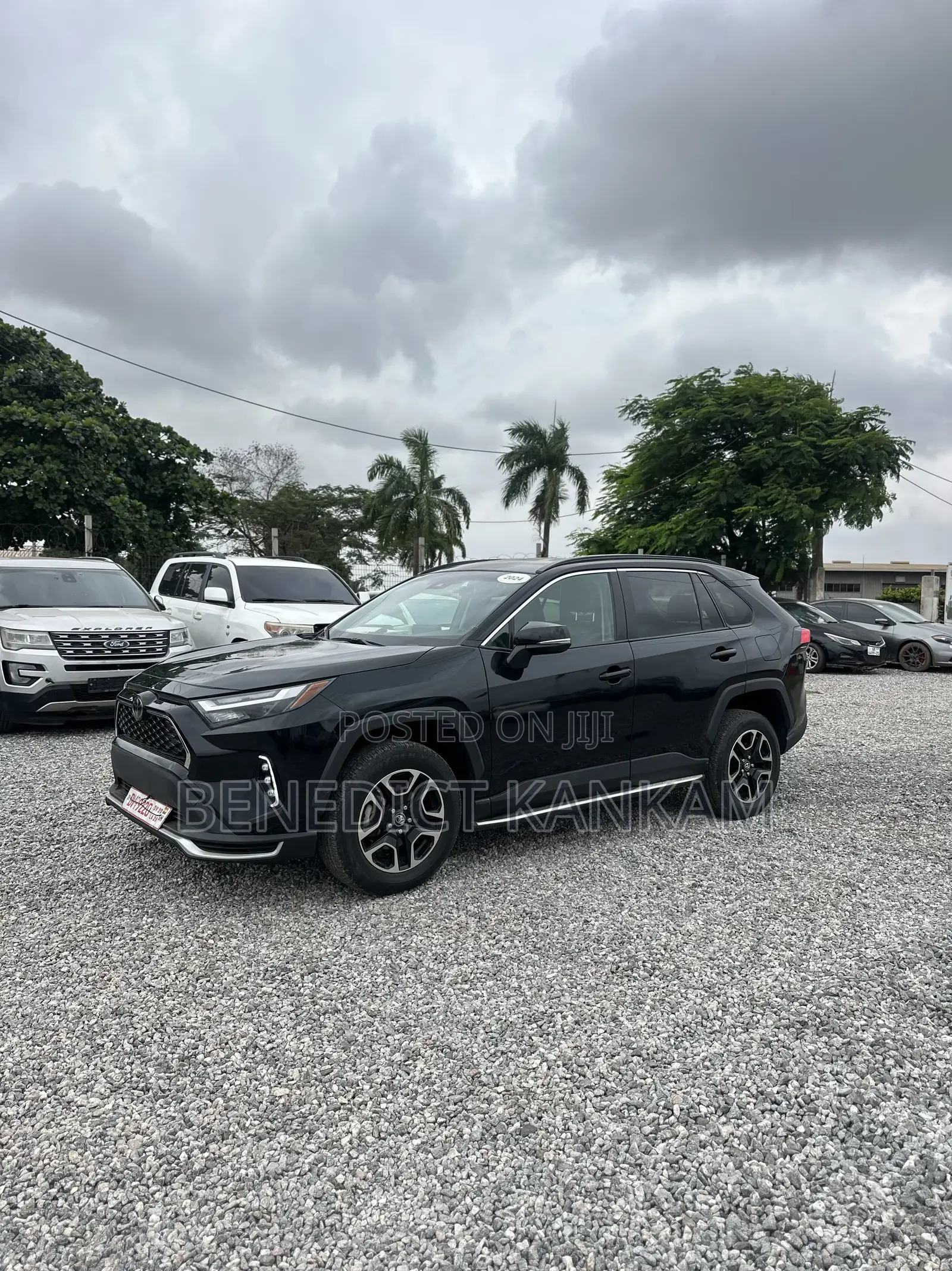 Toyota RAV4 XLE FWD 2024 Black