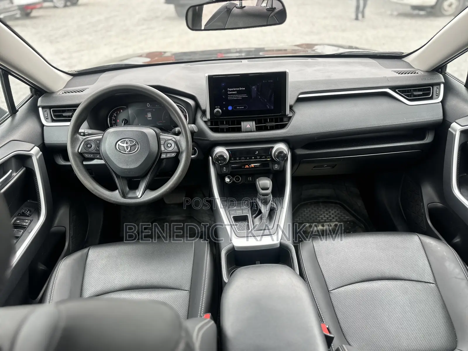 Toyota RAV4 XLE FWD 2024 Black