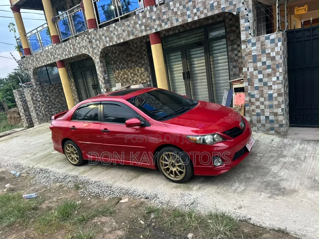 Toyota Corolla S 4dr Sedan (1.8L 4cyl 4A) 2013 Red