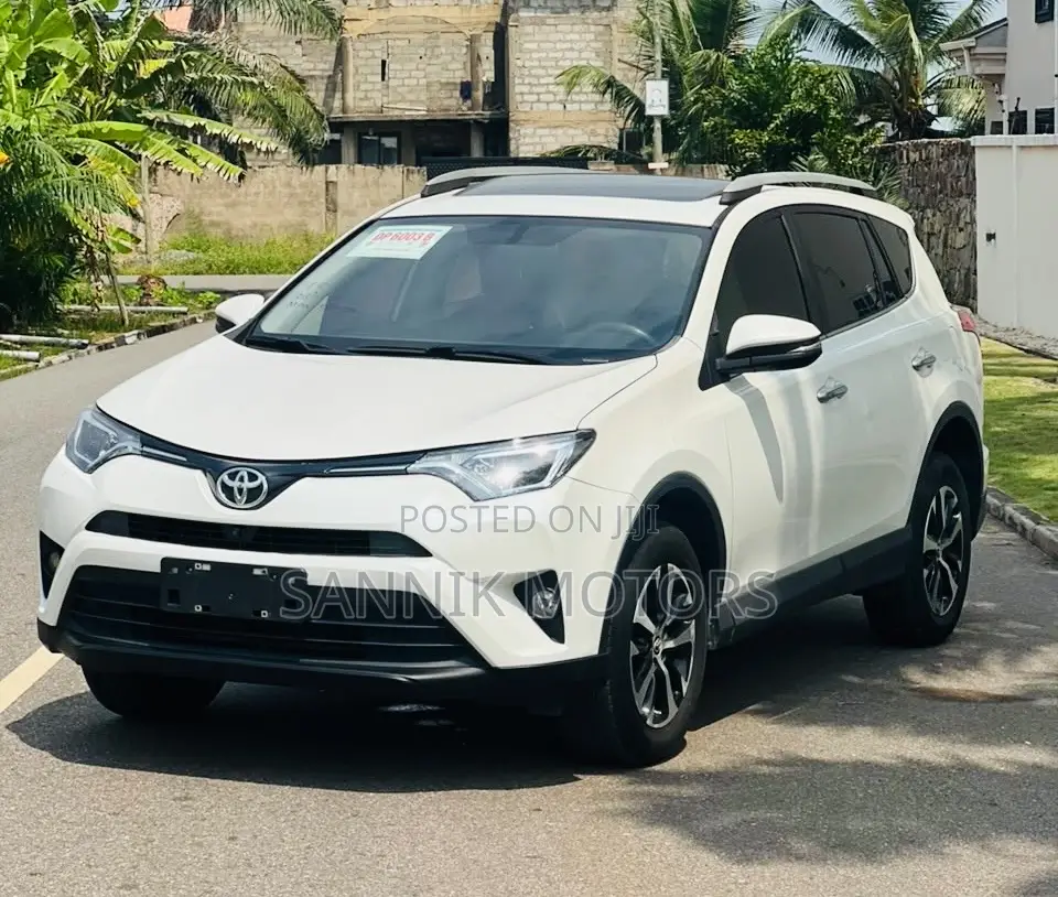Toyota RAV4 Limited 4dr SUV AWD (2.5L 4cyl 6A) 2018 White