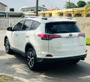 Toyota RAV4 Limited 4dr SUV AWD (2.5L 4cyl 6A) 2018 White