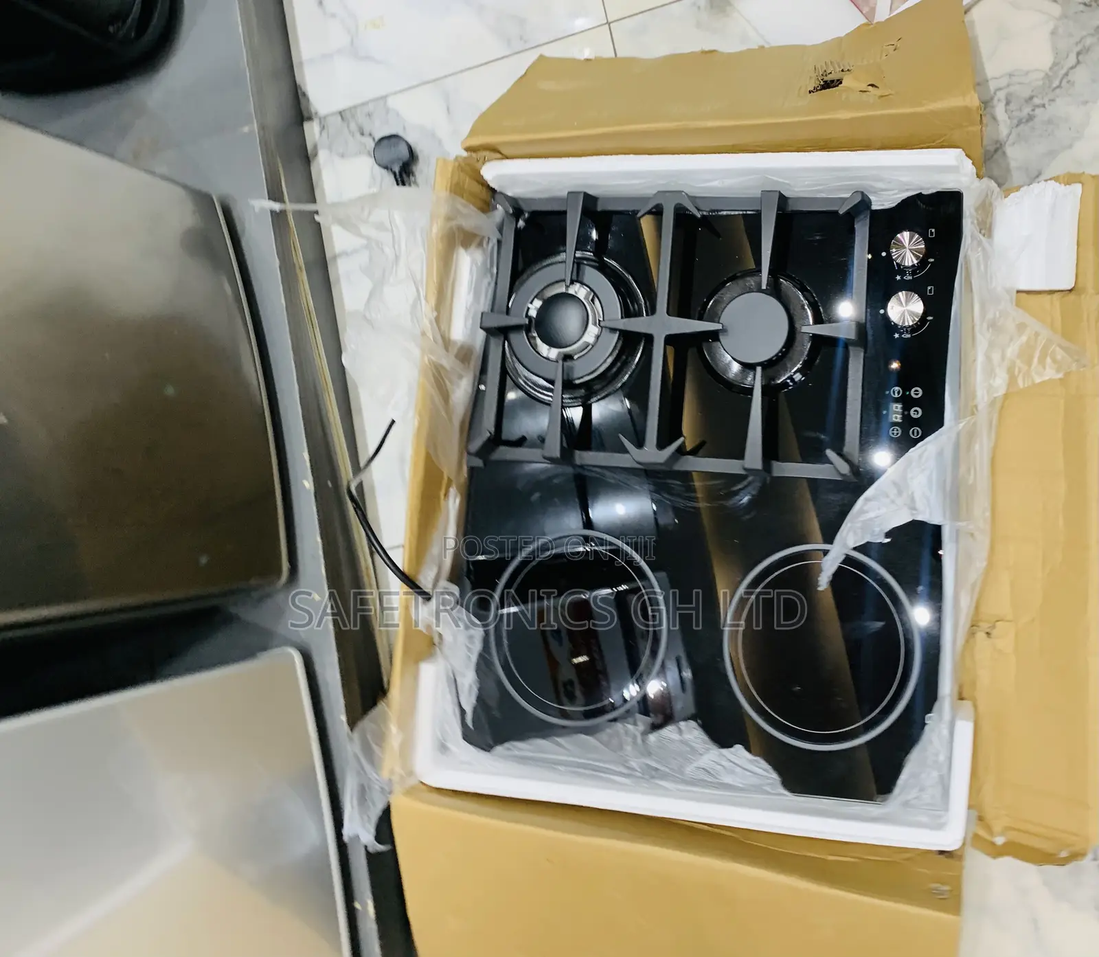 Accurate Sleek Black Kenwood 2 Gas + 2 Electric Built-in Cooker Hob