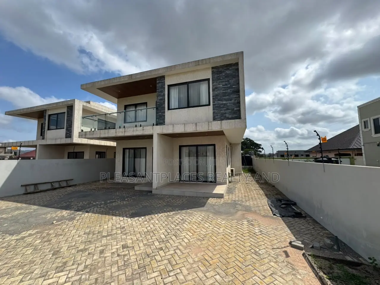 3bdrm House in Pleasantplaces And, Adenta for sale