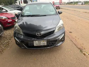 Toyota Yaris 2012 Gray
