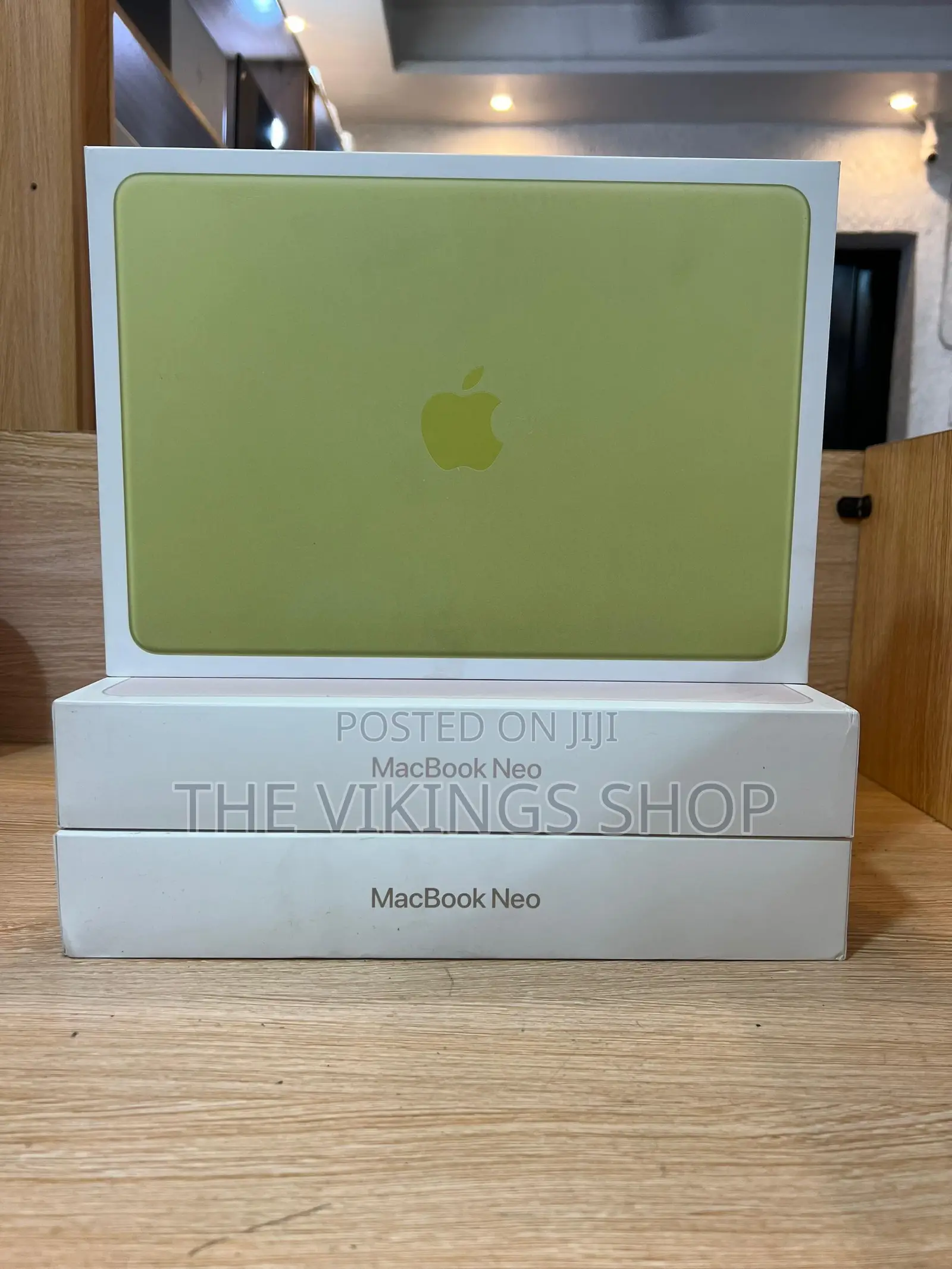 New Laptop Apple MacBook 8GB Intel Core i5 SSD 256GB