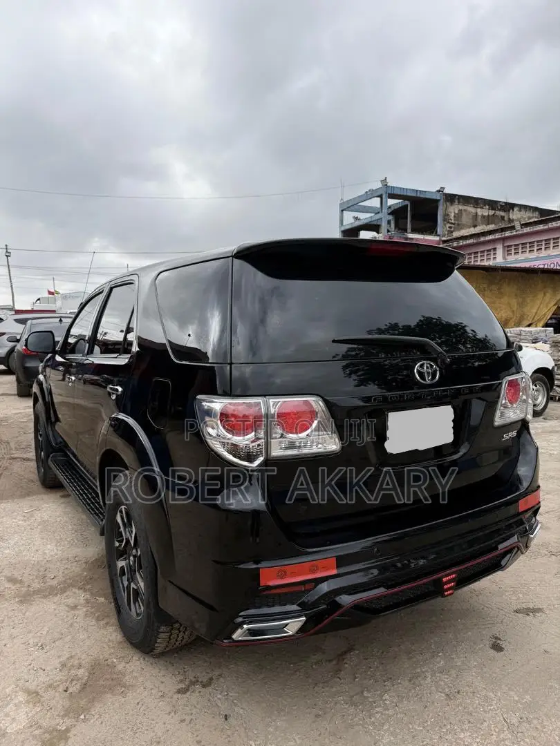 Toyota Fortuner 2013 Black
