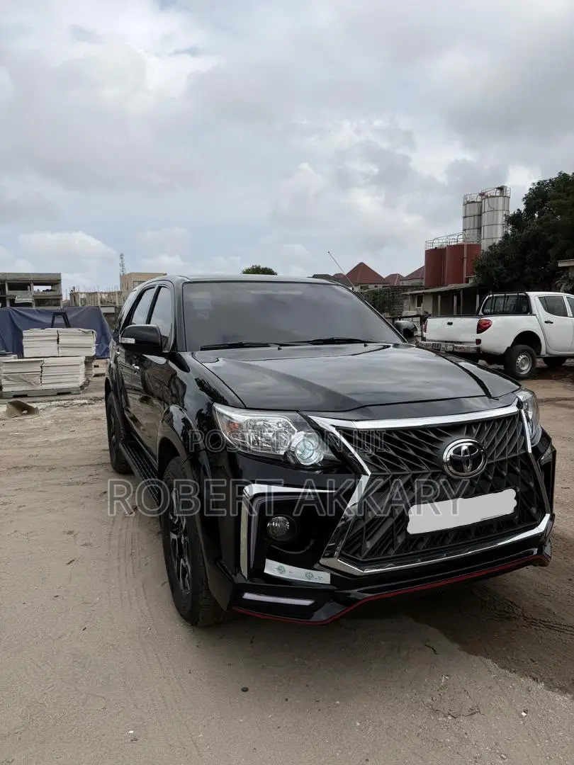 Toyota Fortuner 2013 Black
