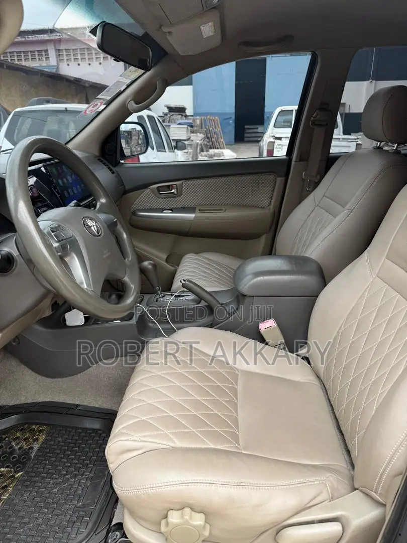 Toyota Fortuner 2013 Black