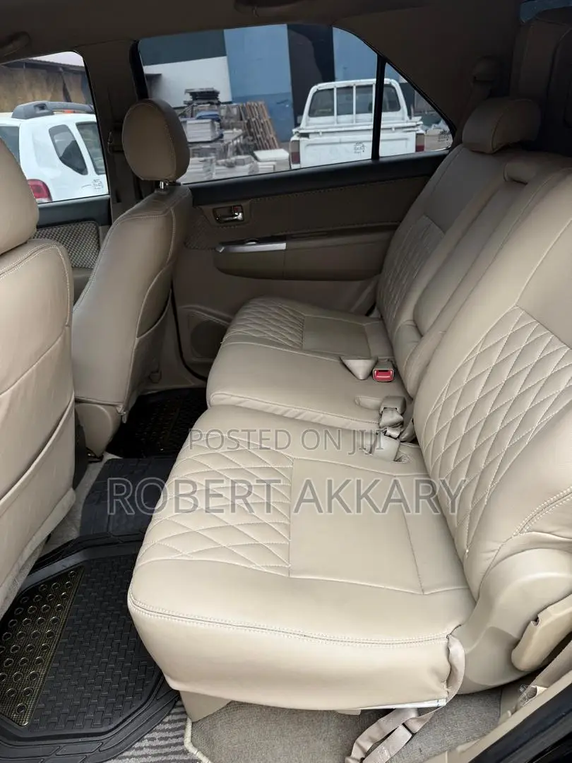 Toyota Fortuner 2013 Black
