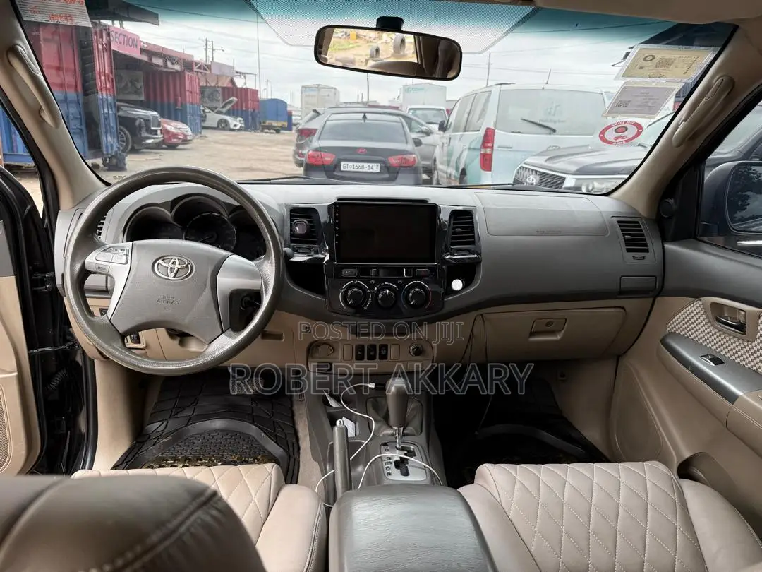 Toyota Fortuner 2013 Black