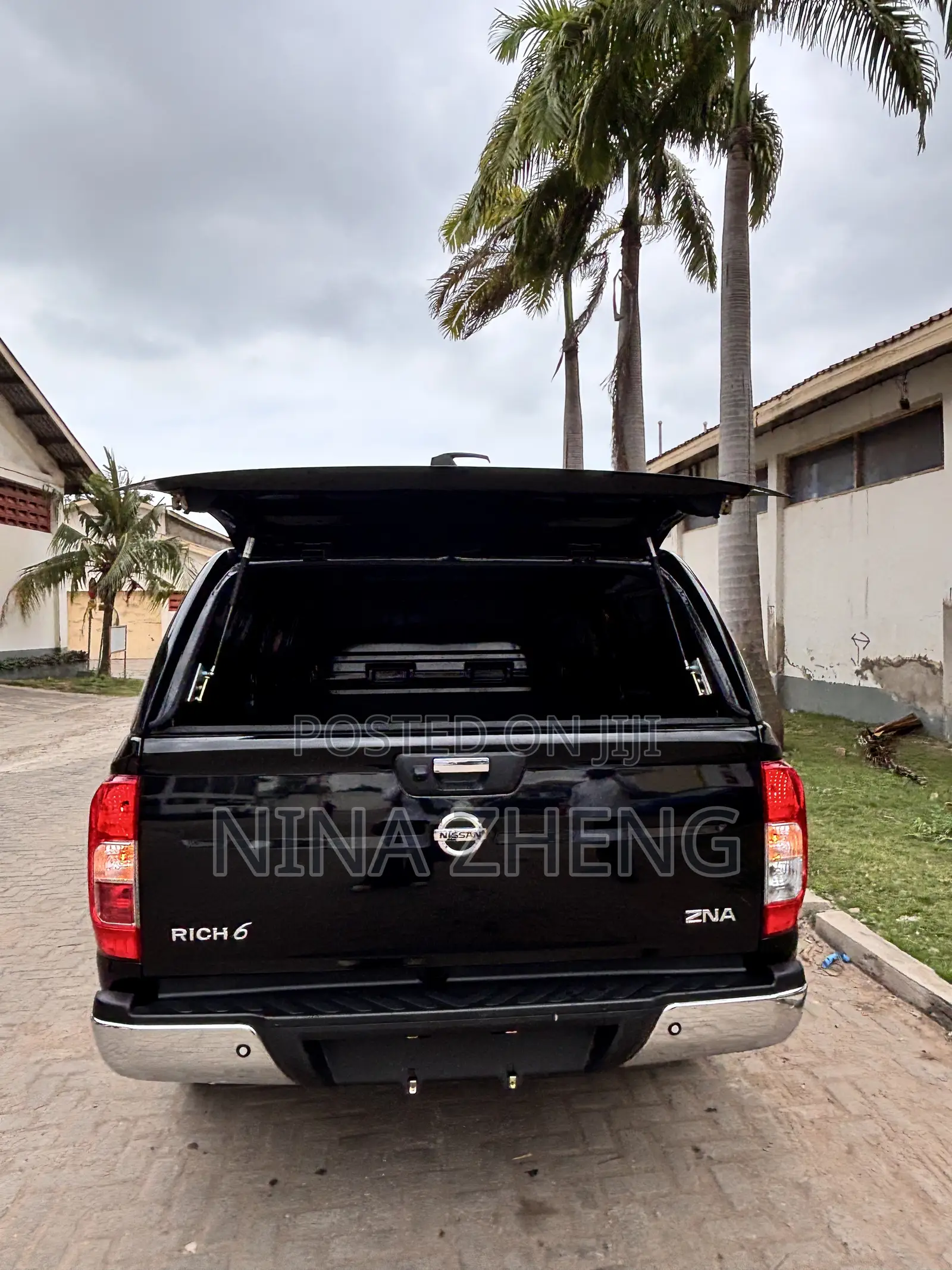 New Nissan Pick-Up 2025 Black