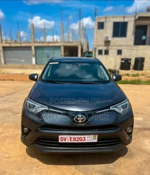 Toyota RAV4 LE 4dr SUV (2.5L 4cyl 6A) 2018 Black