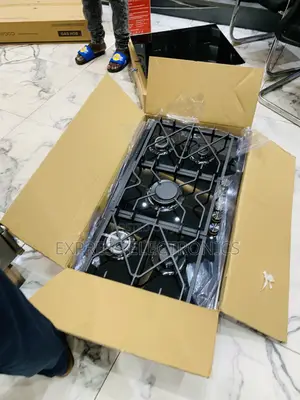Get a Kenwood Gas Cooker Built in 5burner