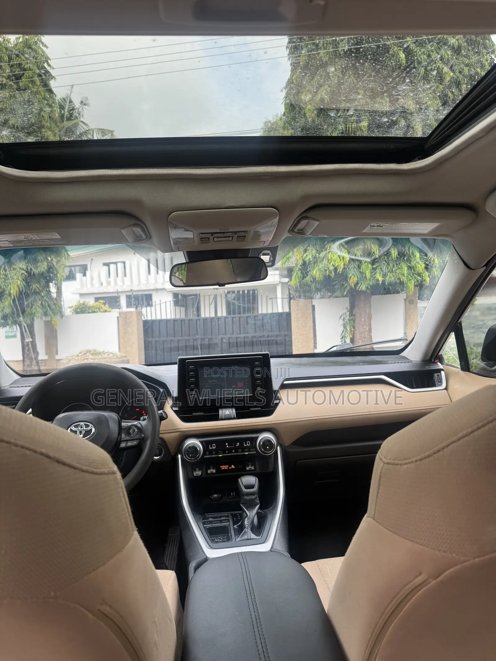 Toyota RAV4 XLE AWD 2019 Red
