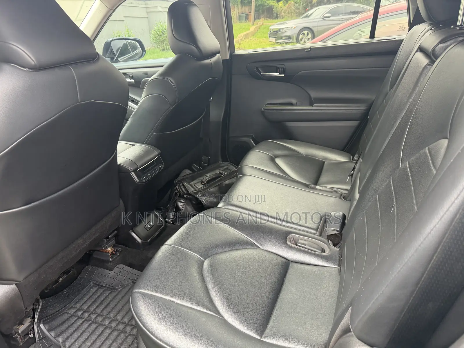 Toyota Highlander XLE 2021 Gray