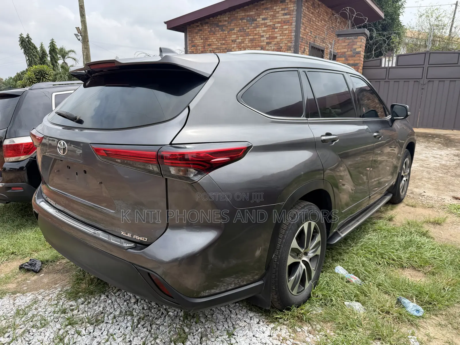 Toyota Highlander XLE 2021 Gray